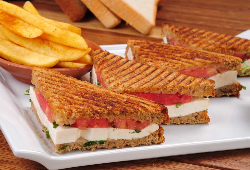 Beyaz Peynirli Tost